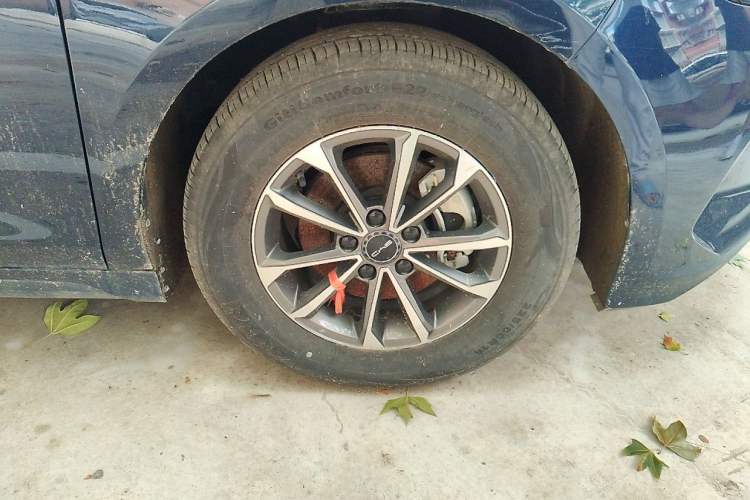 Used BYD Destroyer 05 2023 Champion Edition DM-i 55KM Luxury Model Right Front Wheel Hub