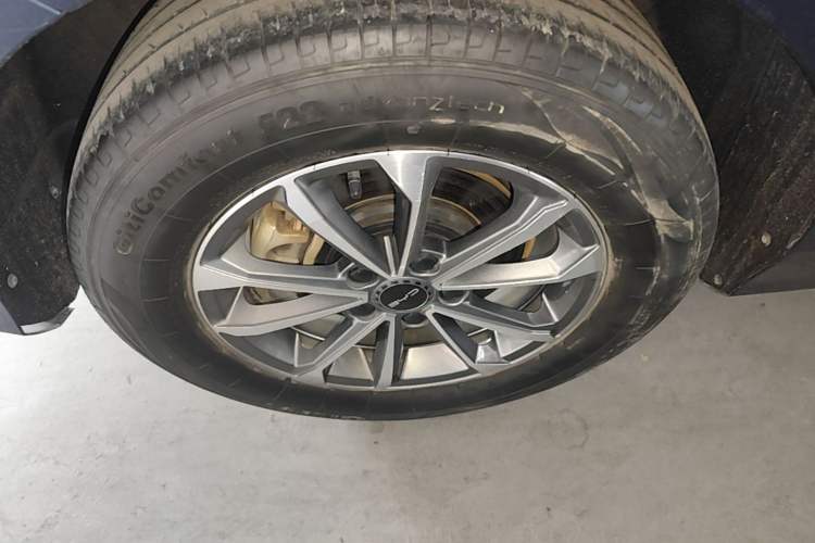 Used BYD Destroyer 05 2023 Champion Edition DM-i 55KM Luxury Model Right Rear Wheel Hub