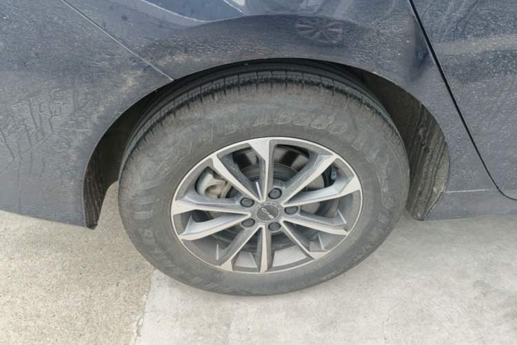 Used BYD Destroyer 05 2023 Champion Edition DM-i 55KM Luxury Model Right Rear Wheel Hub