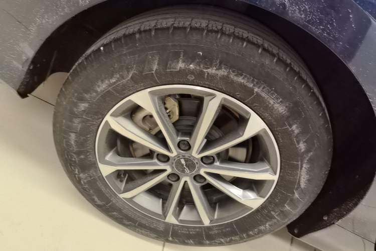 Used BYD Destroyer 05 2023 Champion Edition DM-i 55KM Prestige Model Right Rear Wheel Hub
