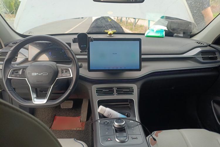 Used BYD Destroyer 05 2023 Champion Edition DM-i 55KM Luxury Model Center Console