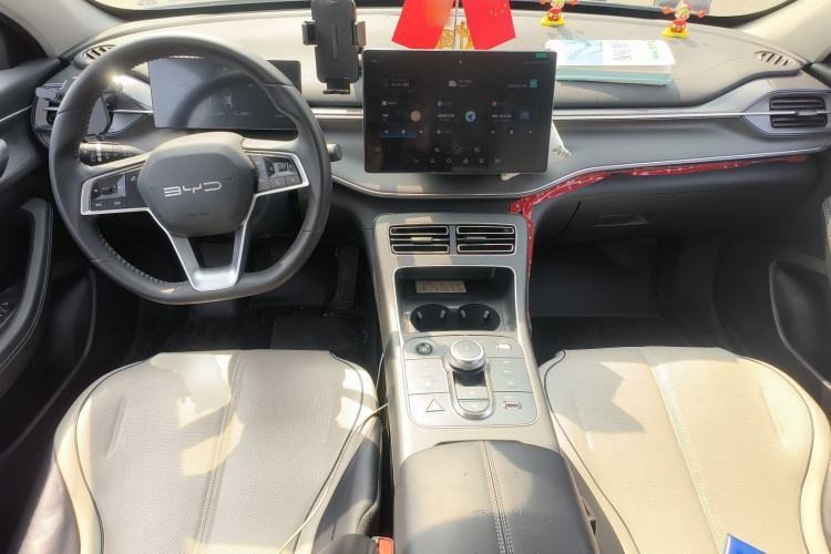 Used BYD Destroyer 05 2023 Champion Edition DM-i 120KM Prestige Model Center Console