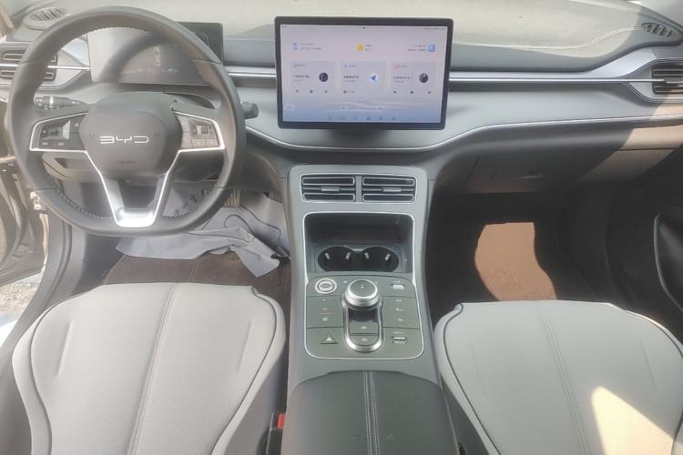 Used BYD Destroyer 05 2023 Champion Edition DM-i 120KM Luxury Model Center Console