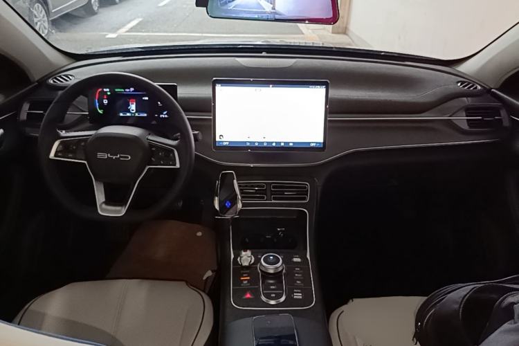 Used BYD Destroyer 05 2023 Champion Edition DM-i 55KM Luxury Model Center Console