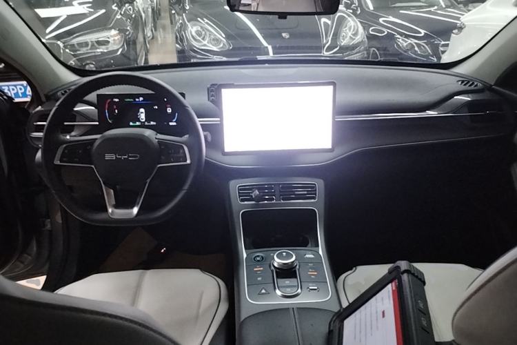 Used BYD Destroyer 05 2023 Champion Edition DM-i 55KM Luxury Model Center Console