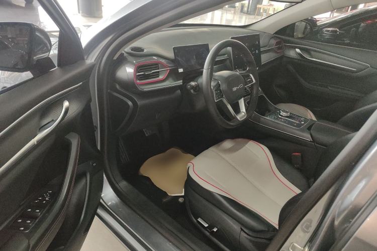 Used BYD Destroyer 05 2023 Champion Edition DM-i 120KM Prestige Model Driver Seat