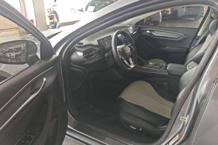 Used BYD Destroyer 05 2023 Champion Edition DM-i 120KM Prestige Model Driver Seat