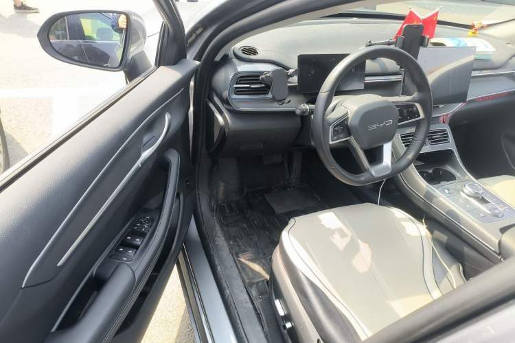 Used BYD Destroyer 05 2023 Champion Edition DM-i 120KM Prestige Model Driver Seat