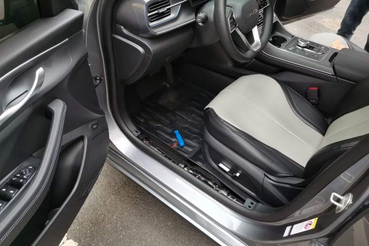 Used BYD Destroyer 05 2023 Champion Edition DM-i 120KM Prestige Model Driver Seat