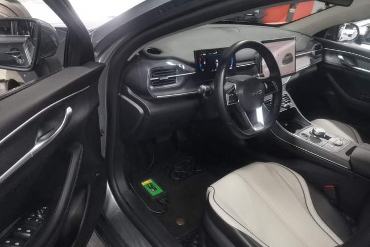 Used BYD Destroyer 05 2023 Champion Edition DM-i 55KM Prestige Model Driver Seat