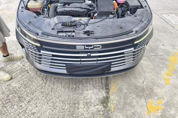 Used BYD Destroyer 05 2023 Champion Edition DM-i 55KM Luxury Model Engine Bay