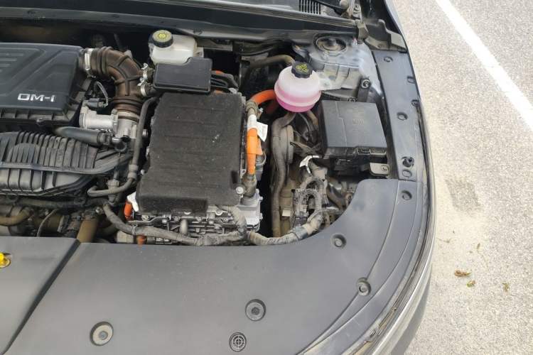 Used BYD Destroyer 05 2023 Champion Edition DM-i 55KM Luxury Model Engine Bay Left