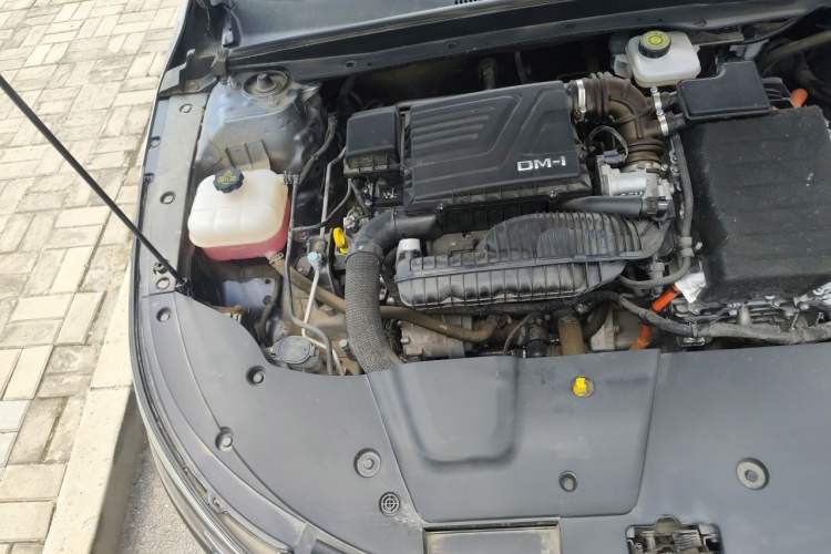 Used BYD Destroyer 05 2023 Champion Edition DM-i 55KM Luxury Model Engine Bay Right