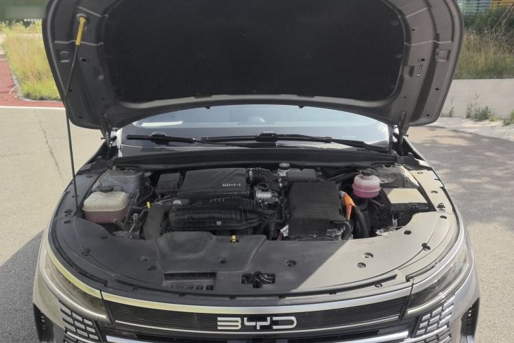 Used BYD Destroyer 05 2023 Champion Edition DM-i 55KM Luxury Model Engine Bay