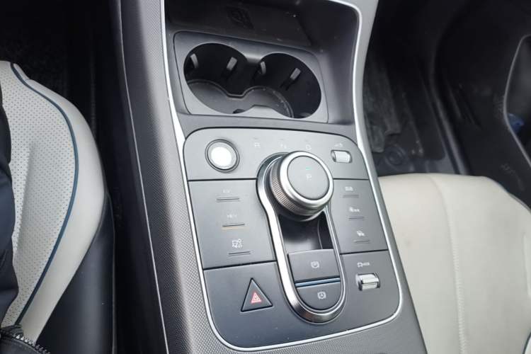 Used BYD Destroyer 05 2023 Champion Edition DM-i 120KM Prestige Model Gear Lever