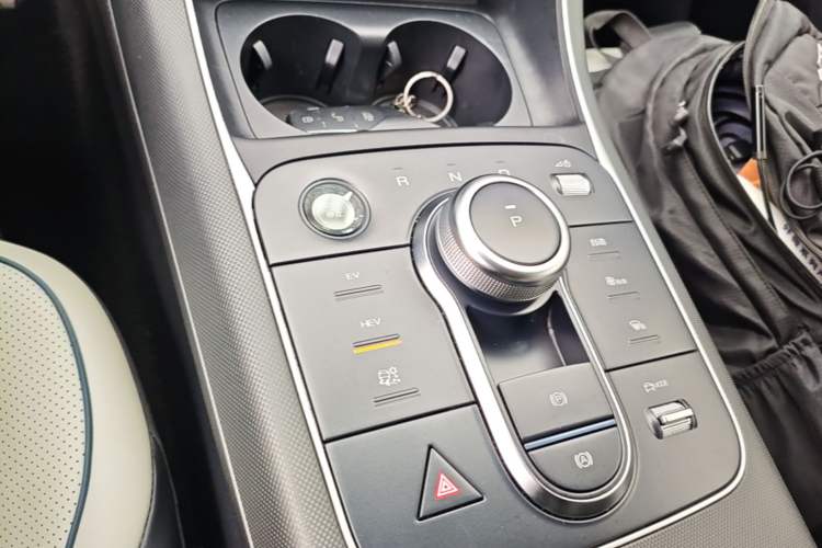 Used BYD Destroyer 05 2023 Champion Edition DM-i 55KM Luxury Model Gear Lever
