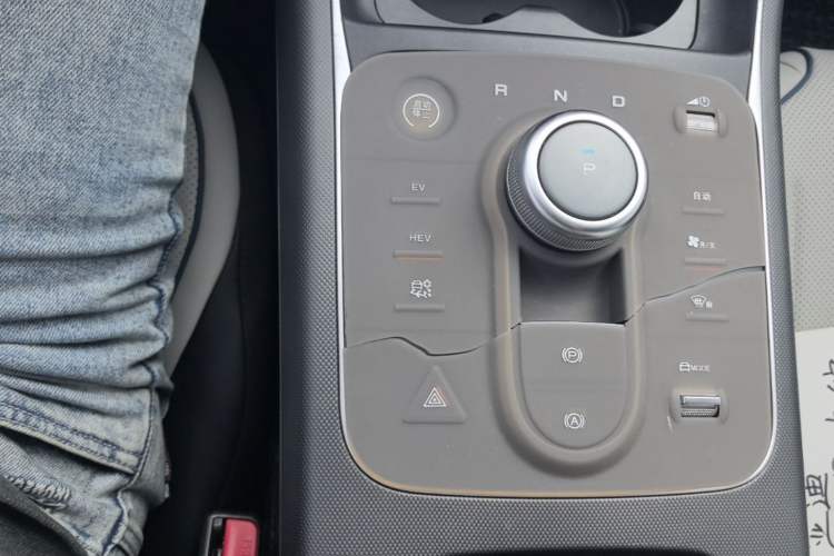 Used BYD Destroyer 05 2023 Champion Edition DM-i 55KM Luxury Model Gear Lever