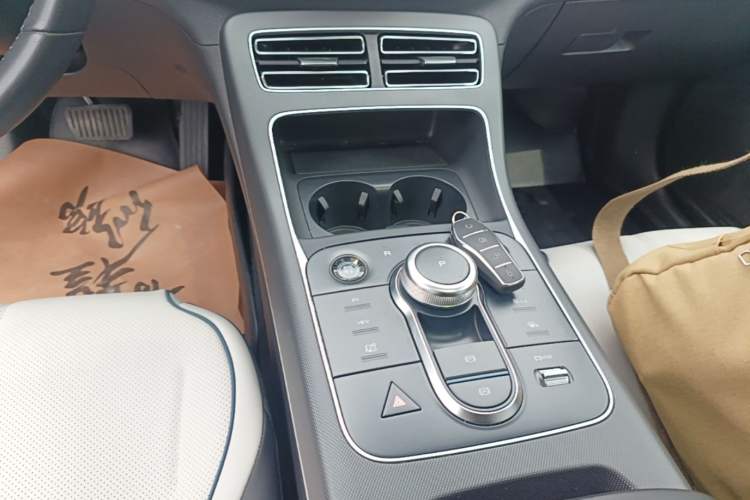 Used BYD Destroyer 05 2023 Champion Edition DM-i 55KM Prestige Model Gear Lever