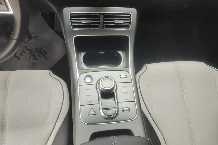 Used BYD Destroyer 05 2023 Champion Edition DM-i 120KM Luxury Model Gear Lever