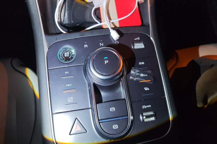 Used BYD Destroyer 05 2023 Champion Edition DM-i 120KM Prestige Model Gear Lever