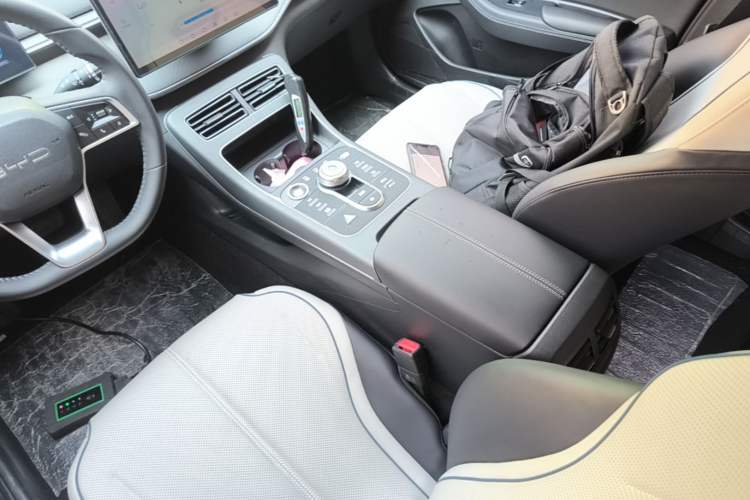 Used BYD Destroyer 05 2023 Champion Edition DM-i 55KM Luxury Model Gear Lever