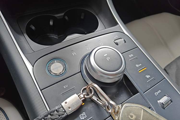 Used BYD Destroyer 05 2023 Champion Edition DM-i 120KM Prestige Model Gear Lever
