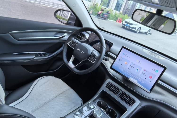 Used BYD Destroyer 05 2023 Champion Edition DM-i 55KM Luxury Model Interior 8
