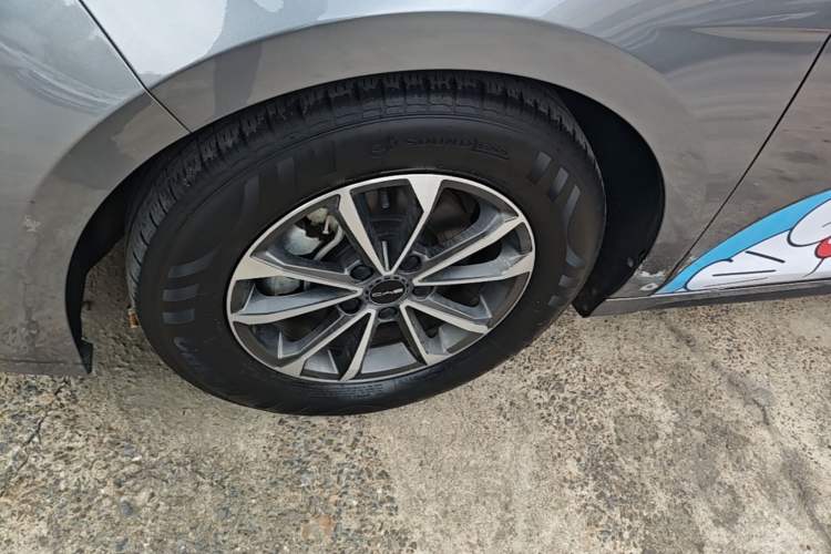 Used BYD Destroyer 05 2023 Champion Edition DM-i 55KM Prestige Model Left Front Wheel Hub