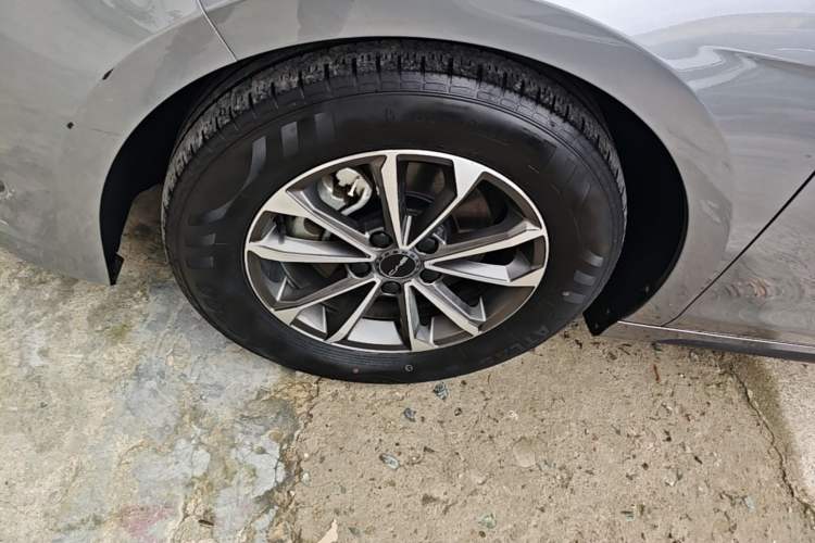 Used BYD Destroyer 05 2023 Champion Edition DM-i 55KM Luxury Model Left Front Wheel Hub