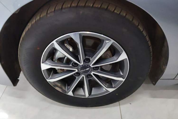 Used BYD Destroyer 05 2023 Champion Edition DM-i 55KM Luxury Model Left Front Wheel Hub