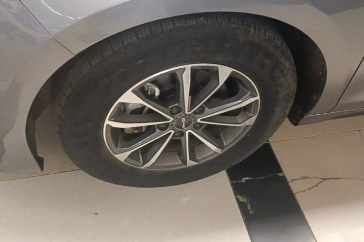 Used BYD Destroyer 05 2023 Champion Edition DM-i 55KM Luxury Model Left Front Wheel Hub