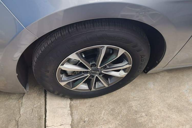 Used BYD Destroyer 05 2023 Champion Edition DM-i 55KM Luxury Model Left Front Wheel Hub