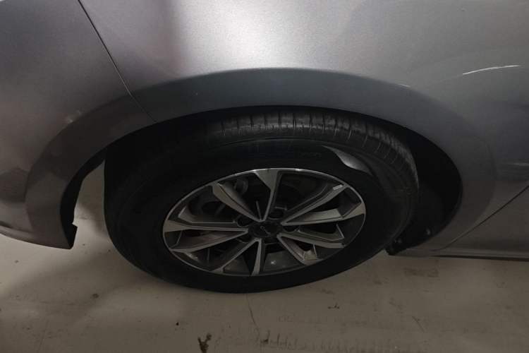 Used BYD Destroyer 05 2023 Champion Edition DM-i 55KM Luxury Model Left Front Wheel Hub