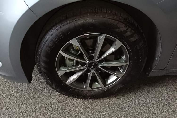 Used BYD Destroyer 05 2023 Champion Edition DM-i 55KM Luxury Model Left Front Wheel Hub