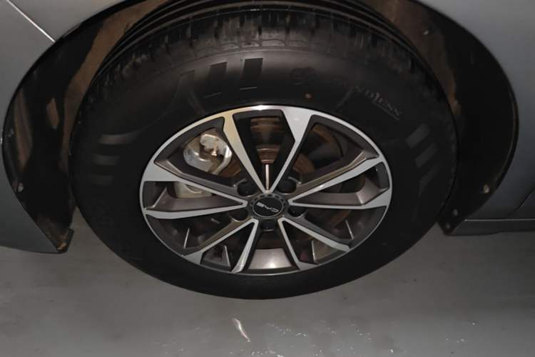 Used BYD Destroyer 05 2023 Champion Edition DM-i 55KM Luxury Model Left Front Wheel Hub