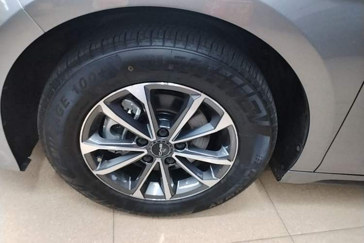 Used BYD Destroyer 05 2023 Champion Edition DM-i 55KM Luxury Model Left Front Wheel Hub