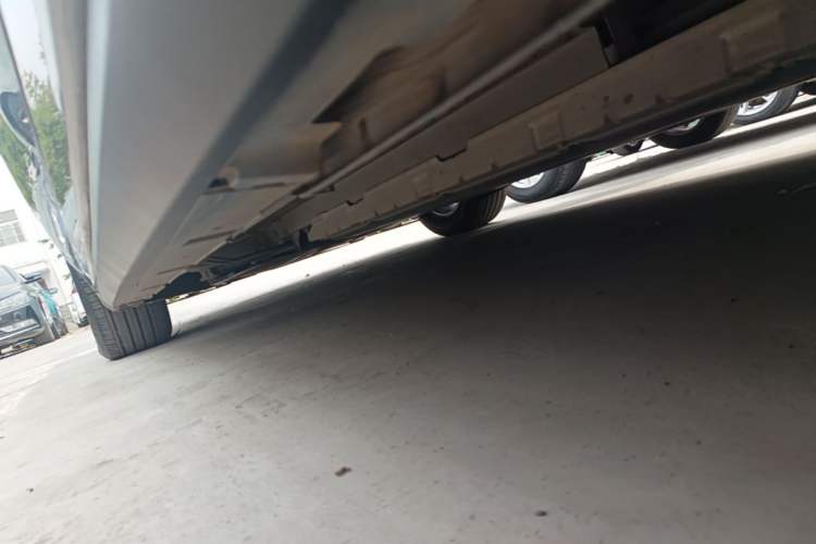 Used BYD Destroyer 05 2023 Champion Edition DM-i 55KM Prestige Model Left Side Sill