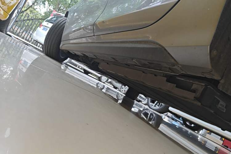 Used BYD Destroyer 05 2023 Champion Edition DM-i 120KM Prestige Model Left Side Sill