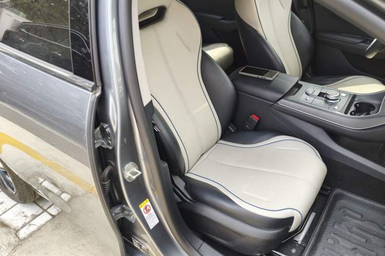 Used BYD Destroyer 05 2023 Champion Edition DM-i 120KM Prestige Model Right Front Seat