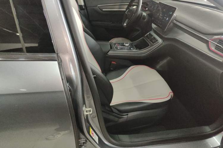 Used BYD Destroyer 05 2023 Champion Edition DM-i 120KM Prestige Model Right Front Seat
