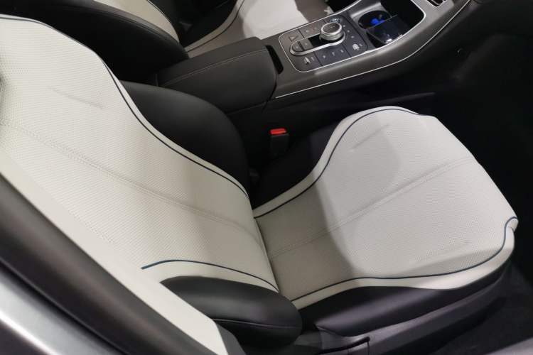 Used BYD Destroyer 05 2023 Champion Edition DM-i 55KM Luxury Model Right Front Seat