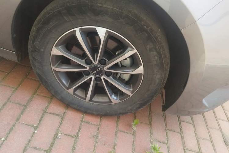 Used BYD Destroyer 05 2023 Champion Edition DM-i 55KM Luxury Model Right Front Wheel Hub
