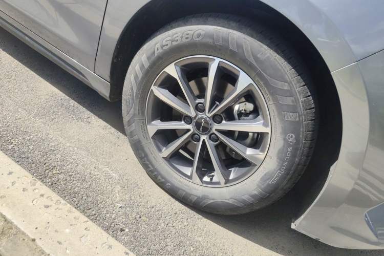 Used BYD Destroyer 05 2023 Champion Edition DM-i 55KM Luxury Model Right Front Wheel Hub
