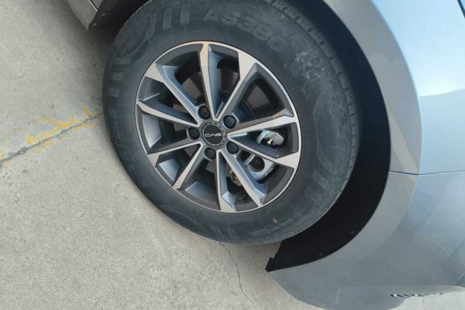 Used BYD Destroyer 05 2023 Champion Edition DM-i 55KM Luxury Model Right Front Wheel Hub