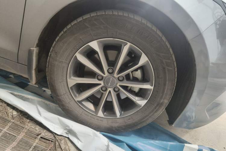 Used BYD Destroyer 05 2023 Champion Edition DM-i 55KM Luxury Model Right Front Wheel Hub