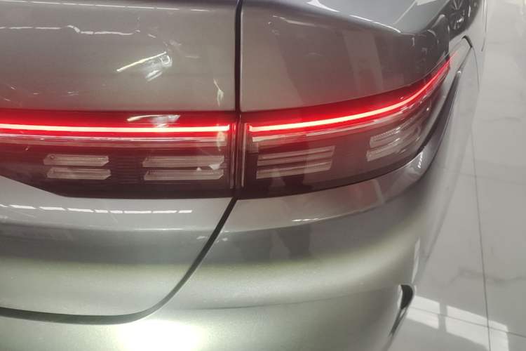Used BYD Destroyer 05 2023 Champion Edition DM-i 120KM Luxury Model Right Rear Taillight