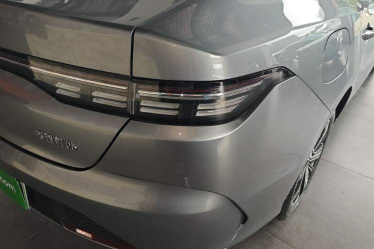 Used BYD Destroyer 05 2023 Champion Edition DM-i 120KM Prestige Model Right Rear Taillight