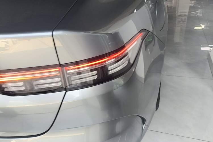 Used BYD Destroyer 05 2023 Champion Edition DM-i 55KM Luxury Model Right Rear Taillight