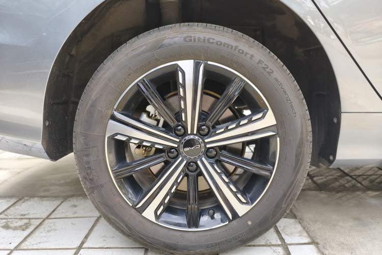 Used BYD Destroyer 05 2023 Champion Edition DM-i 120KM Prestige Model Right Rear Wheel Hub