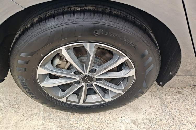 Used BYD Destroyer 05 2023 Champion Edition DM-i 55KM Prestige Model Right Rear Wheel Hub